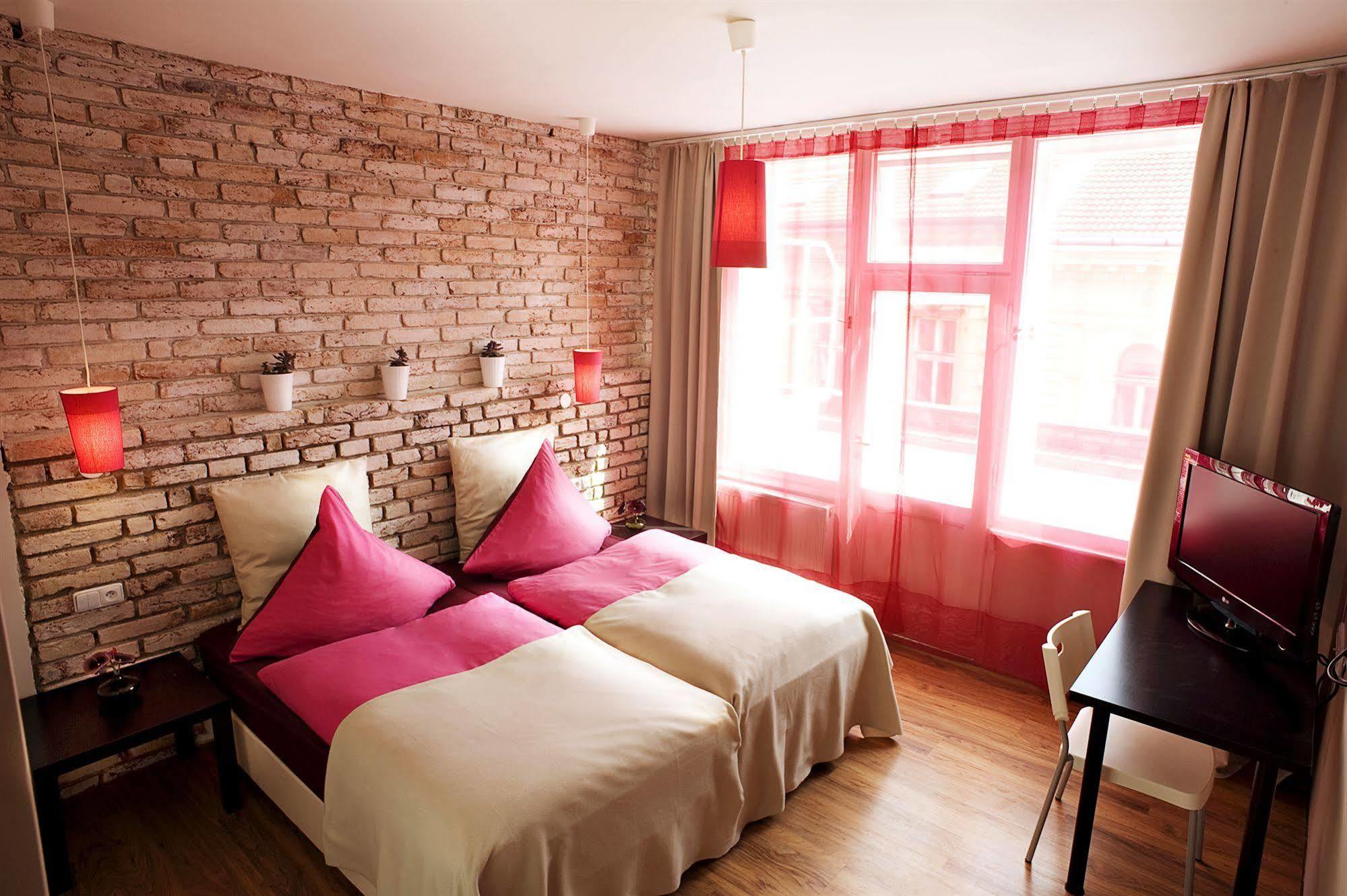 Hotel PurPur Praga Habitación foto